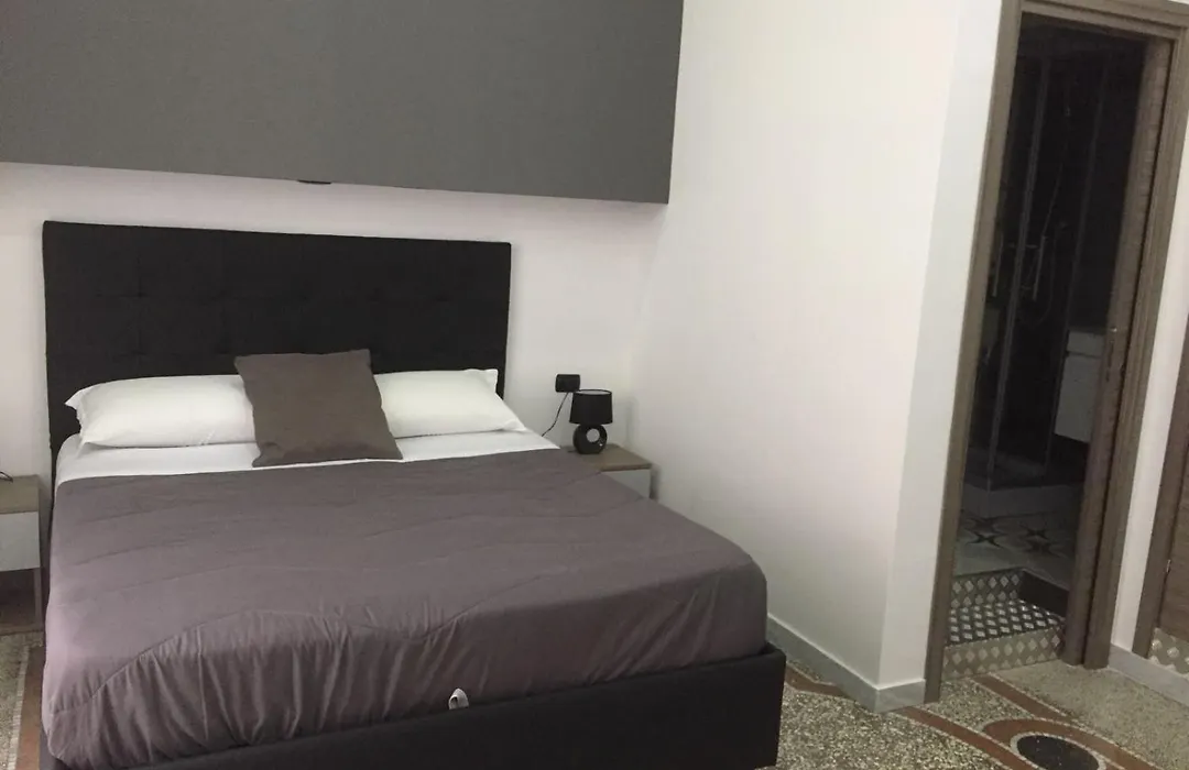 MB95 - Mezzocannone Luxurious Bed&Breakfast-1